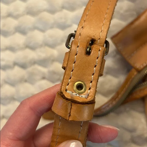 Vintage hand-tooled leather luggage - Picture 4 of 12